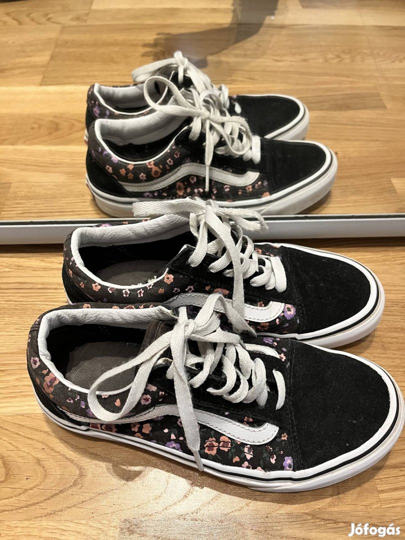 36-os virágos Vans