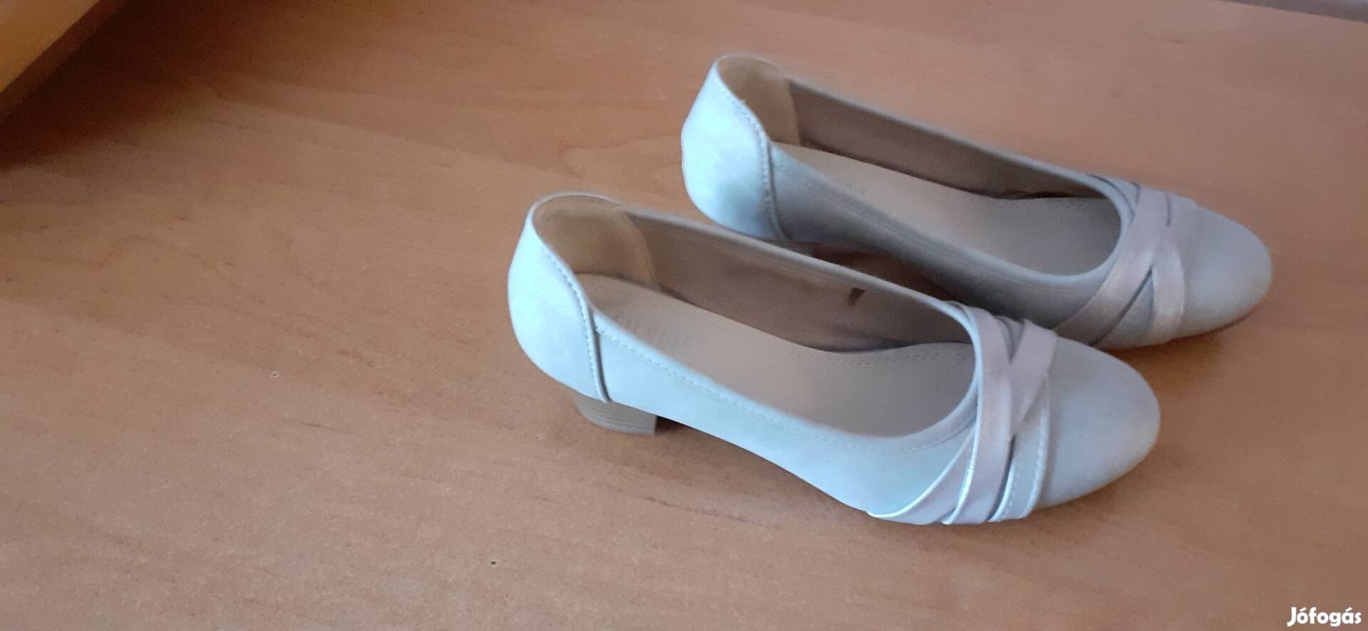 36os női vadonat új cipő,kifogástalan állapotban