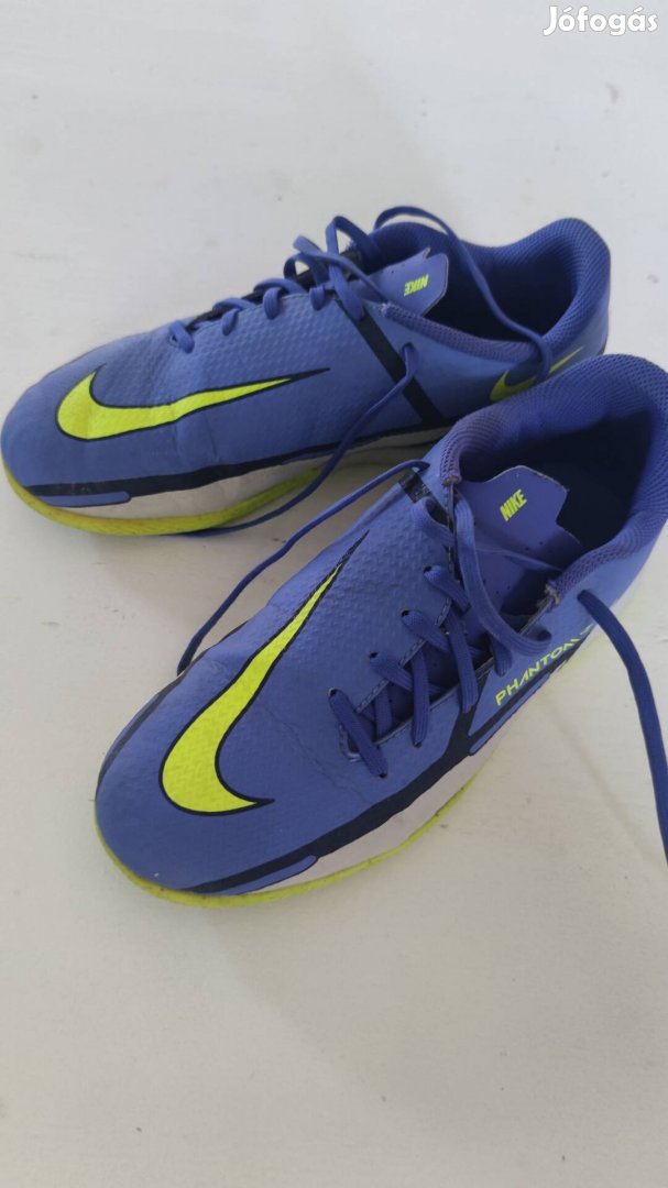 37.5 méretű Nike Phantom futball cipő eladó