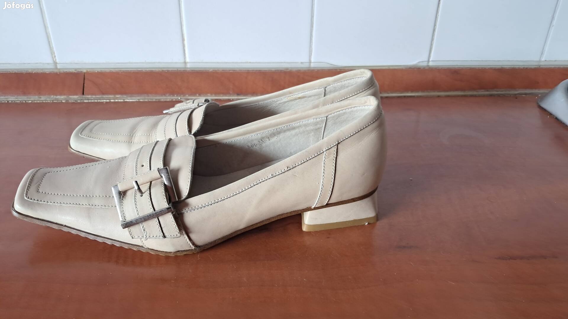37-Es Világos Alfio Raldo Bőr Cipő