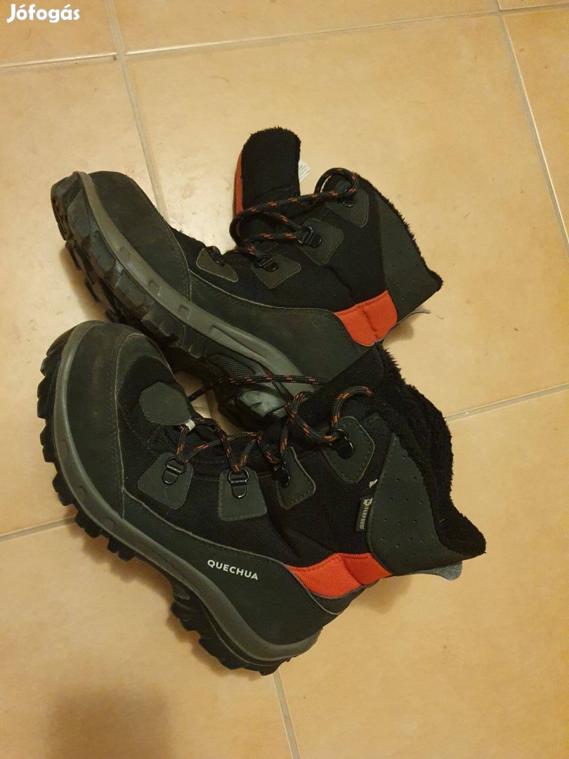 37-es SH520 Quechua Decathlon fiú hótaposó