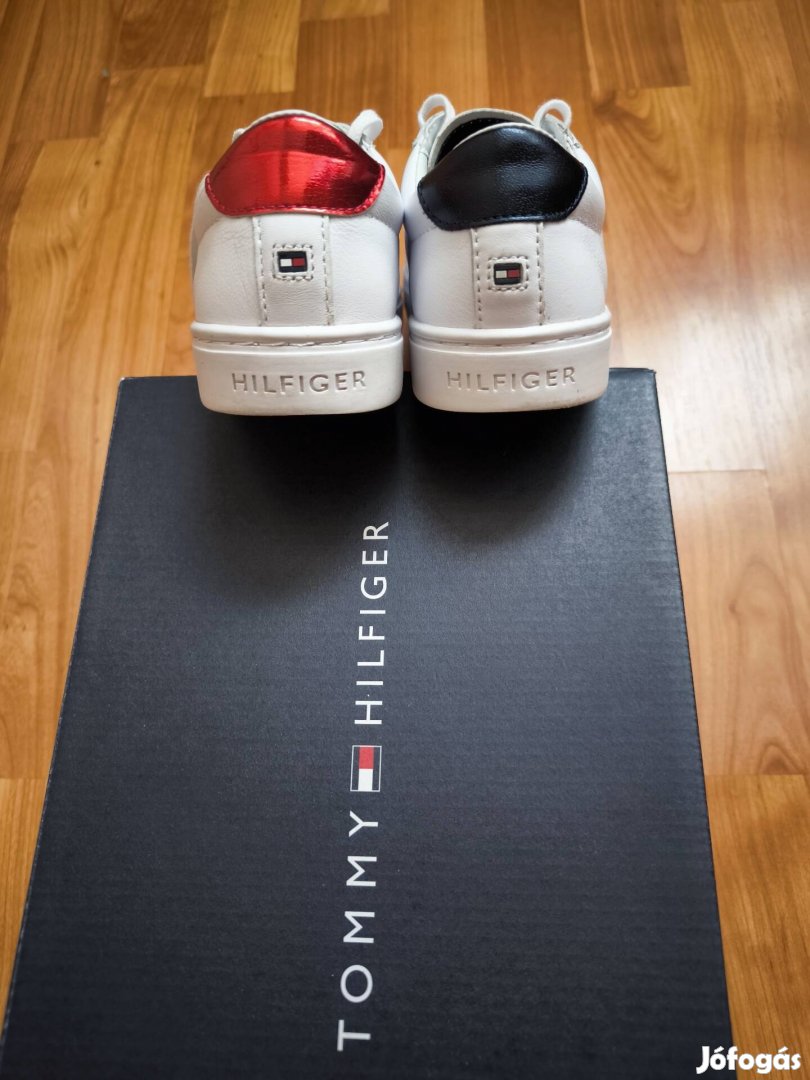 37-es Tommy Hilfiger női sneaker 