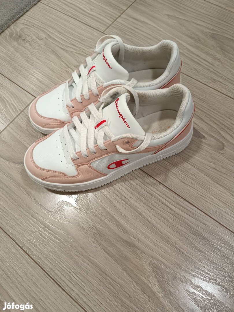 37 és feles Champions lányka utcai cipő