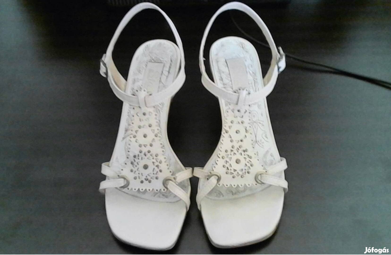 37-es valódi bőr magassarkú szandál, nude 37