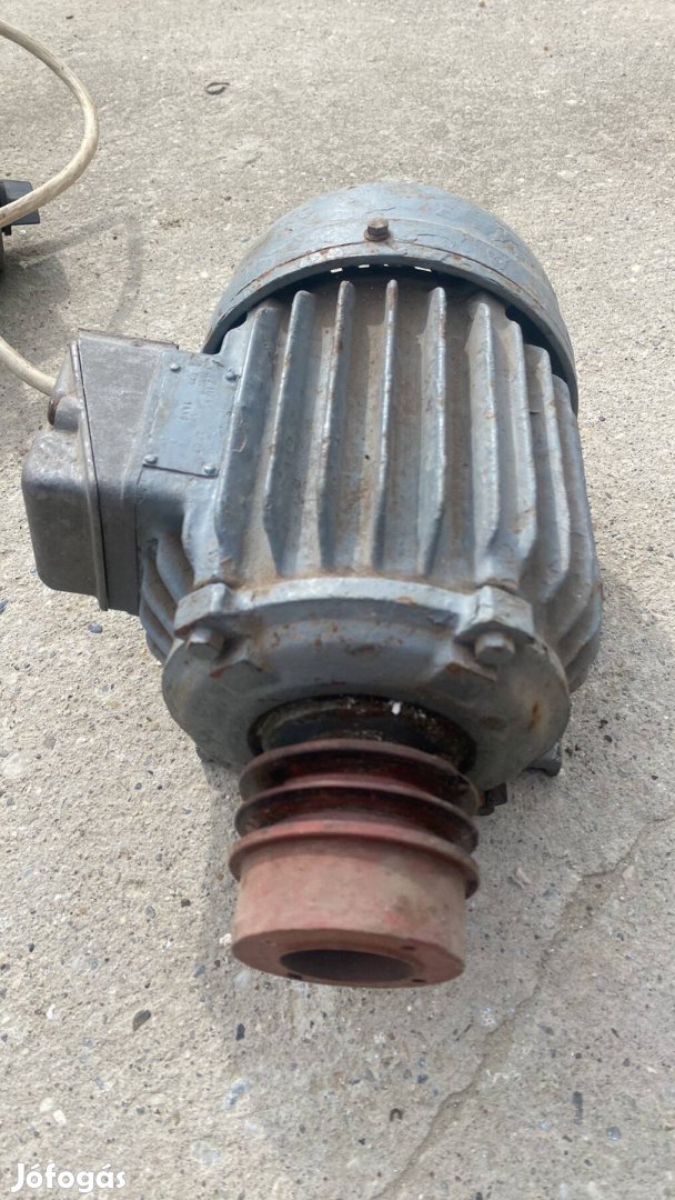 380/220 villanymotor 2 db van