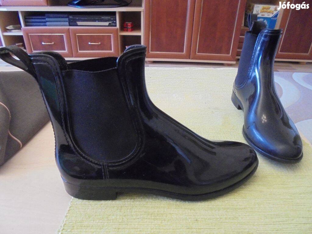 38-39-es fekete olasz női boka gumicsizma lovaglócsizma