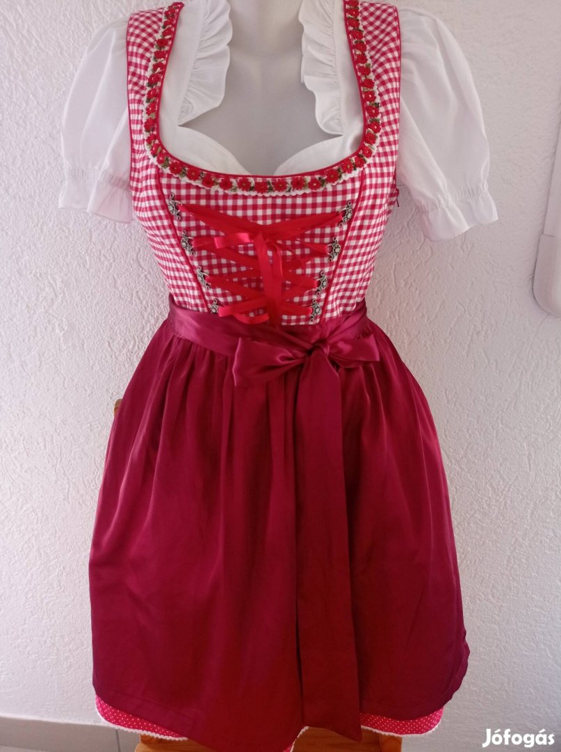 38/40 dirndl ruha köténnyel 