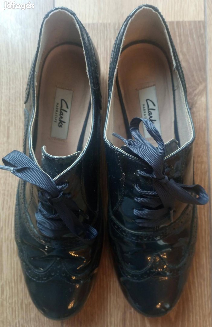 38.5-es Clarks lakk Oxford stílusú női cipő