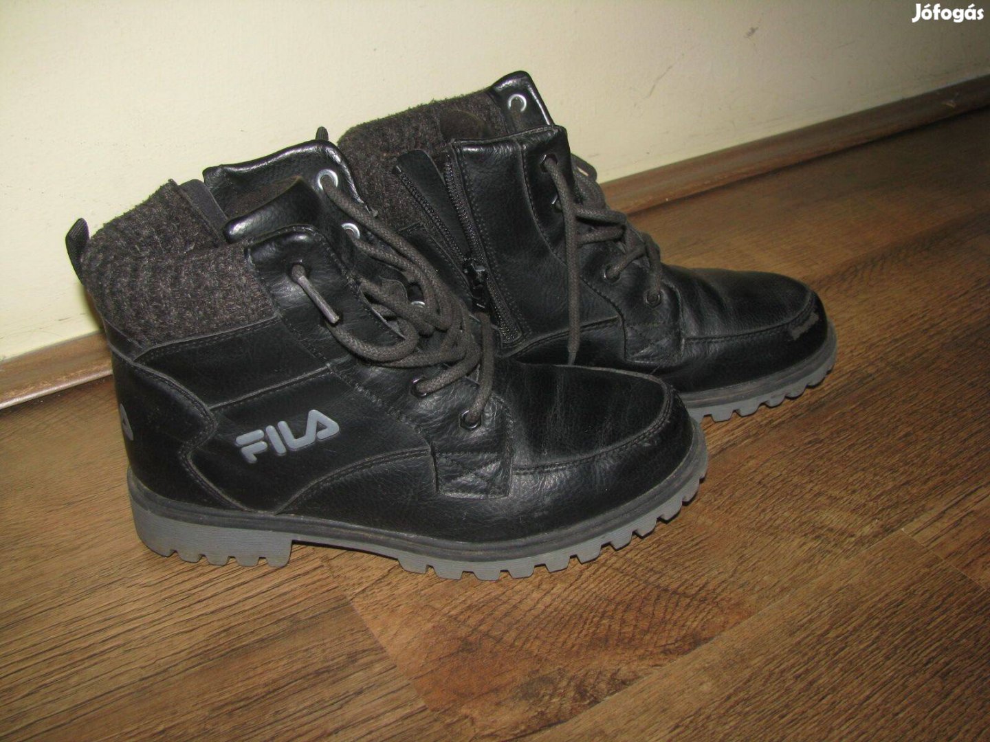 38-as Fila bundás bakancs