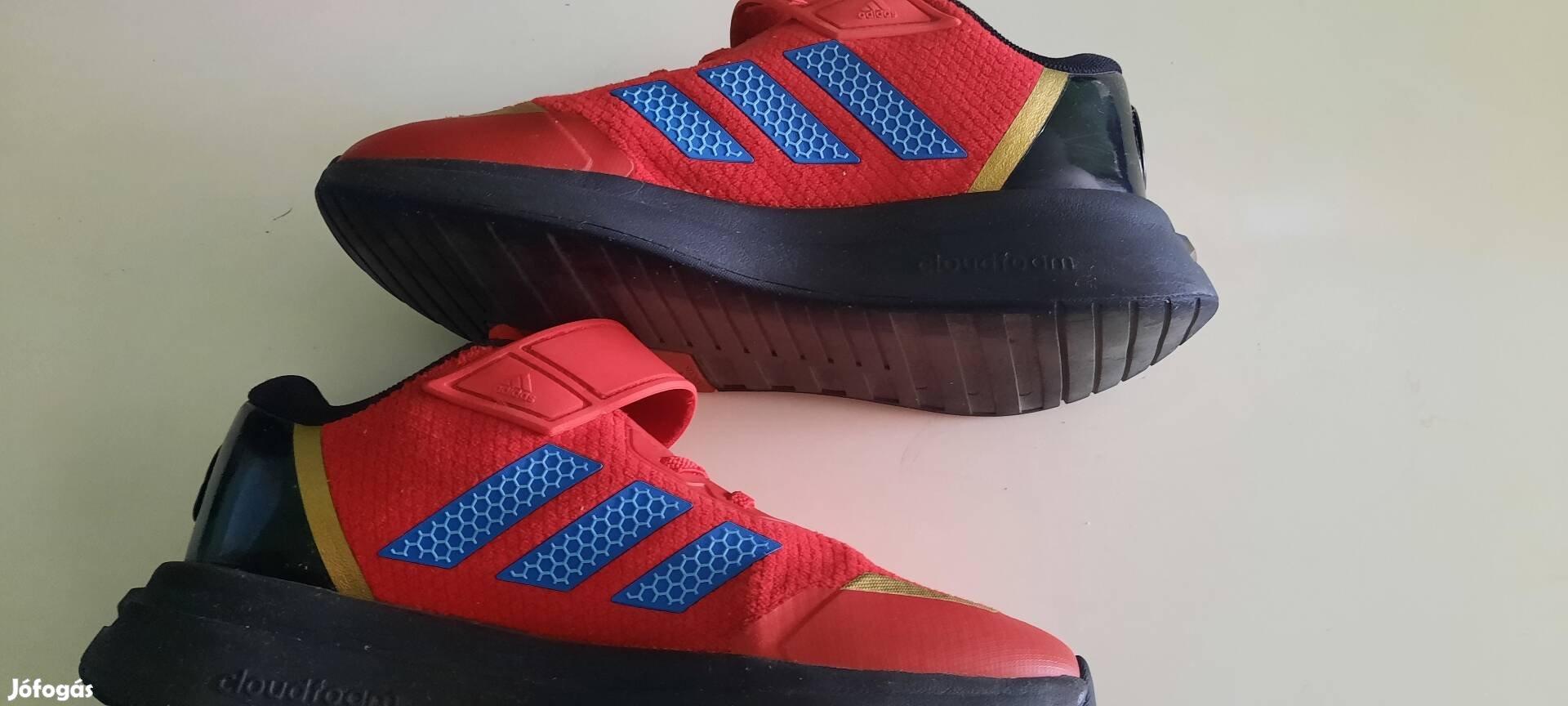 38-as Ironman Adidas sneaker 