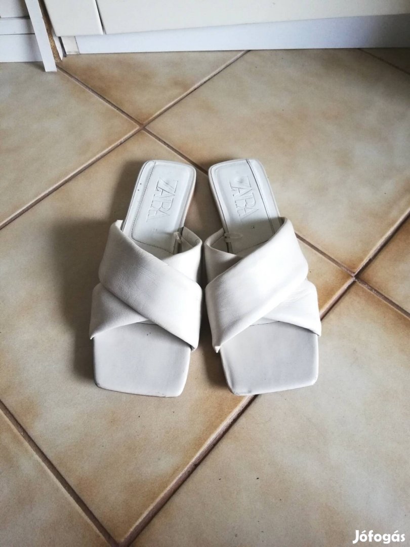 38 as Zara papucs 