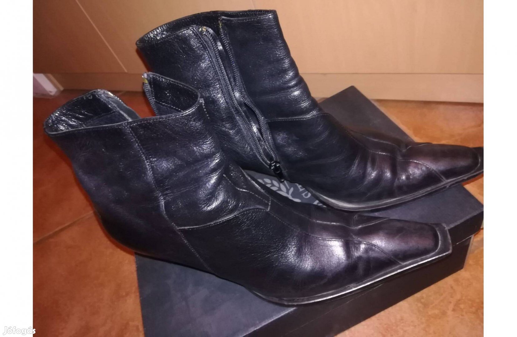 38-as bokacsizma eladó