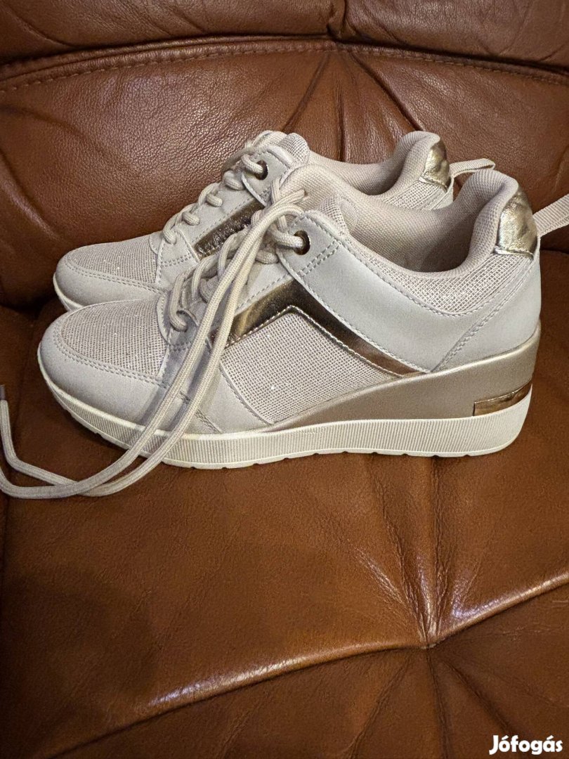 38-as cipők eladók