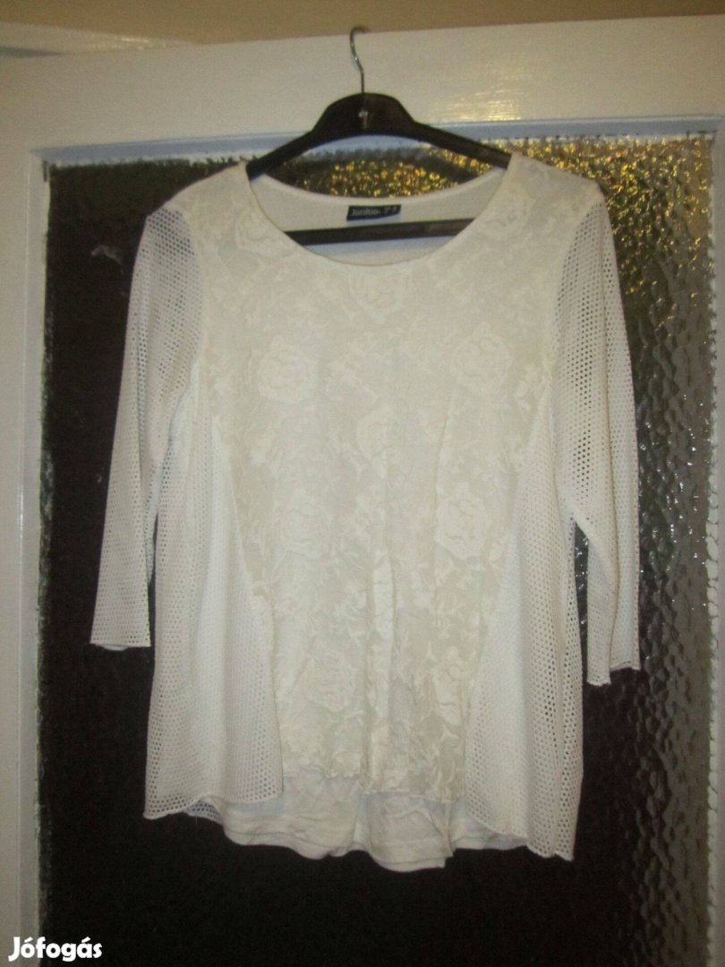 38-as csipkés 34-es ujjú törtfehér felső