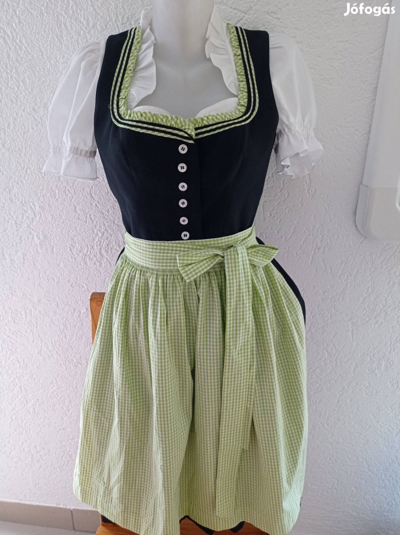 38-as dirndl ruha köténnyel 