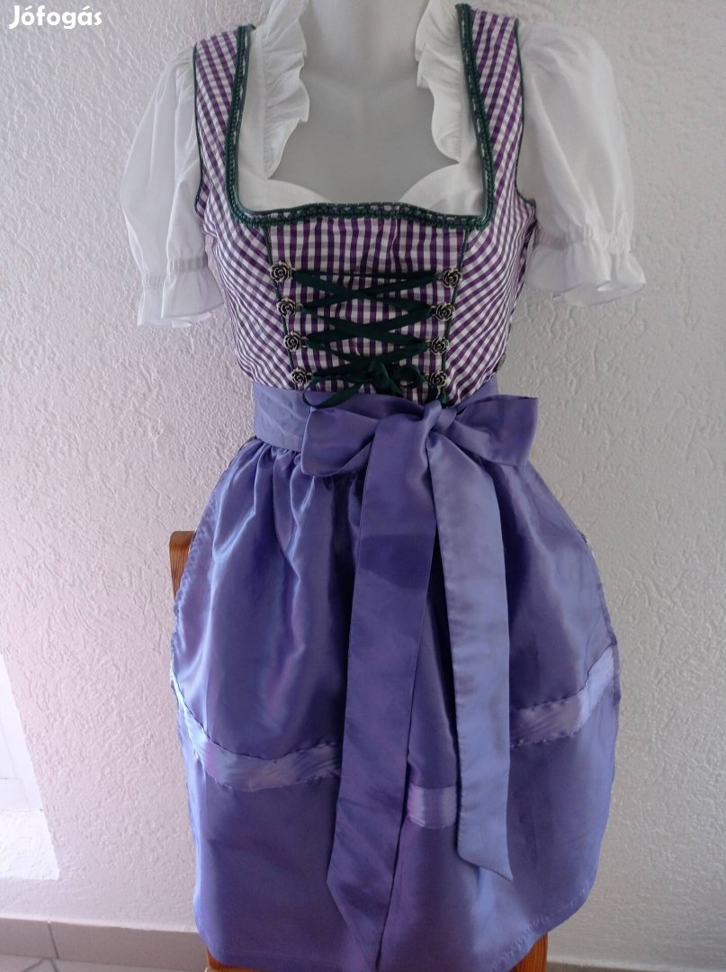 38-as dirndl ruha köténnyel 