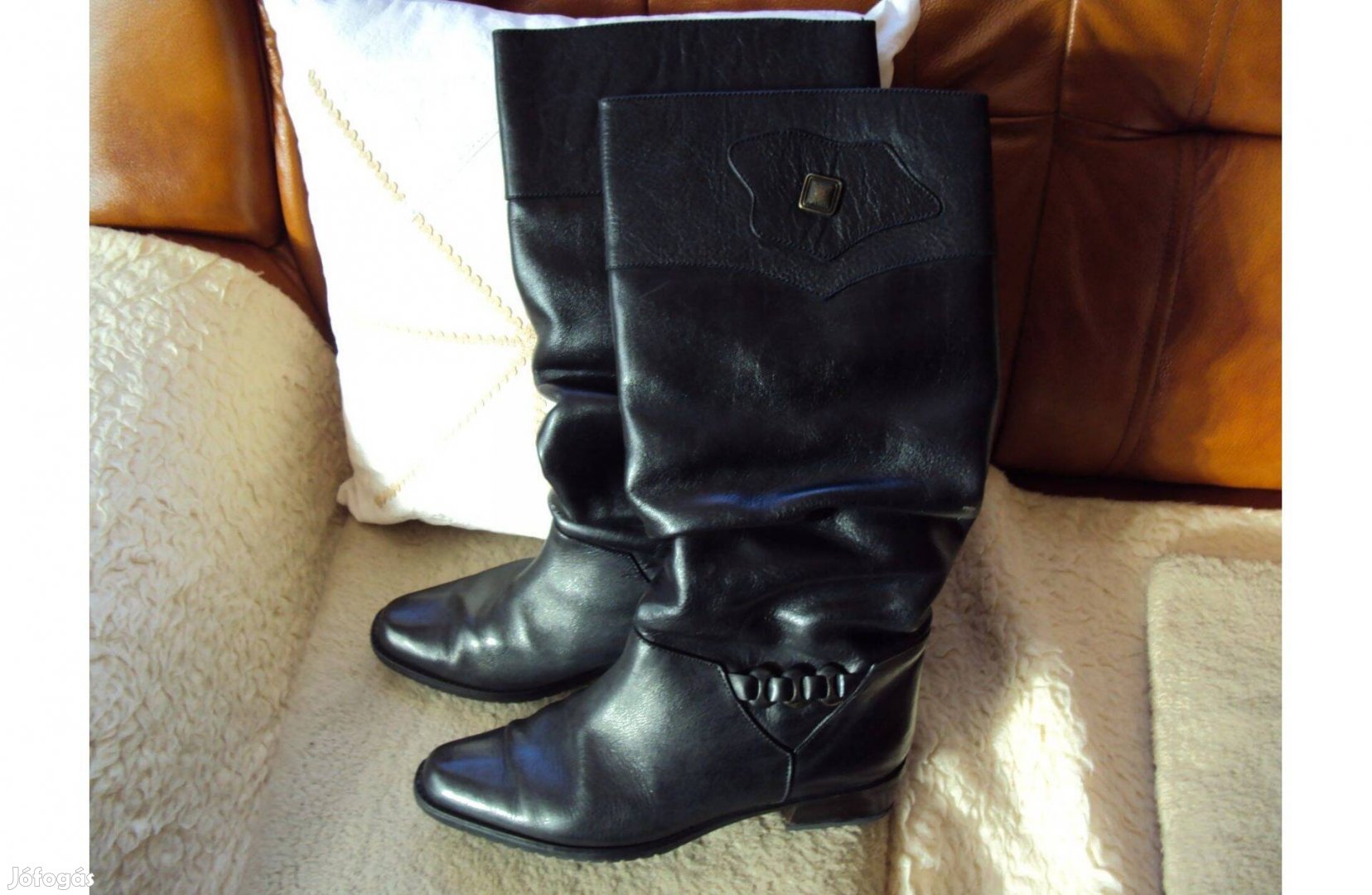 38-as fekete bőr női csizma