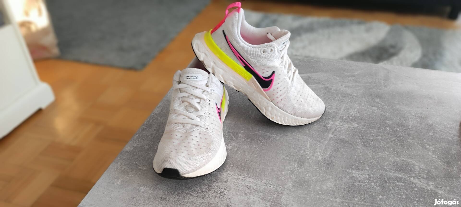 38 as gyönyörű Nike cipő olcsón eladó 