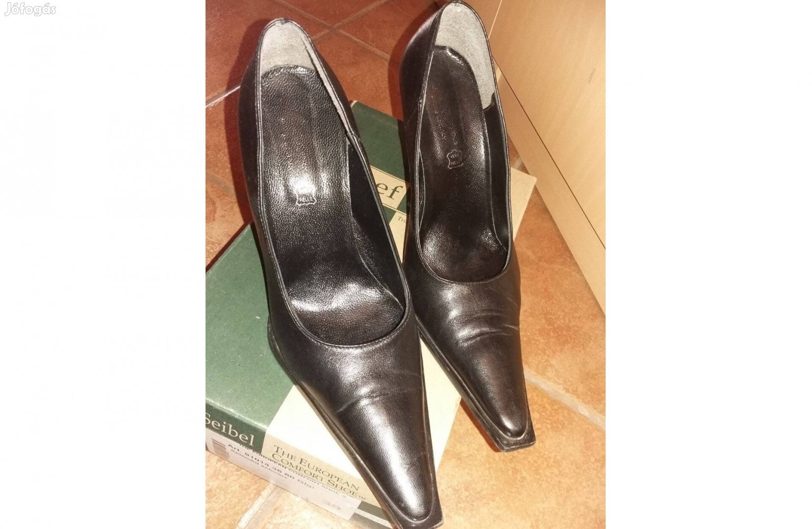 38-as körömcipő eladó