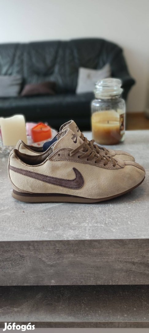 38 as minőségi Nike cipő olcsón eladó 