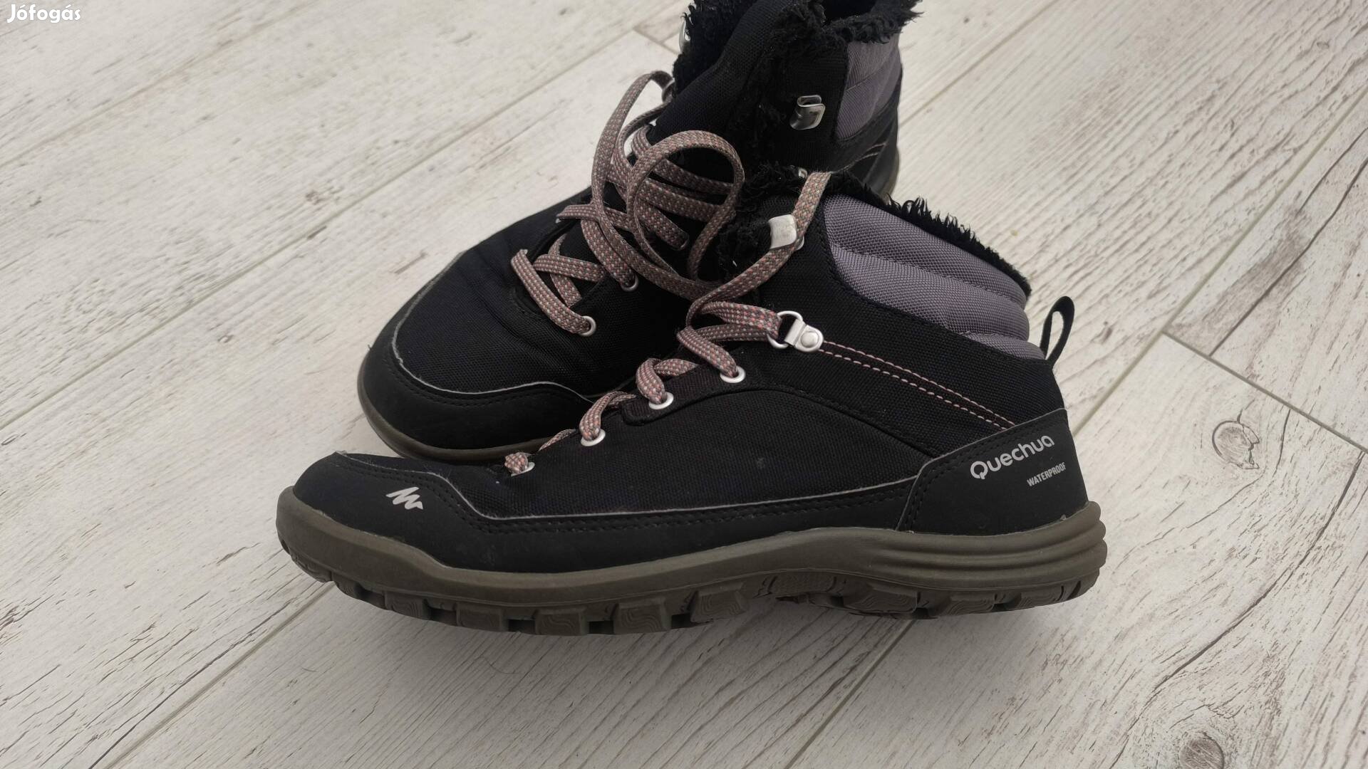 38-as női Quechua téli túrabakancs