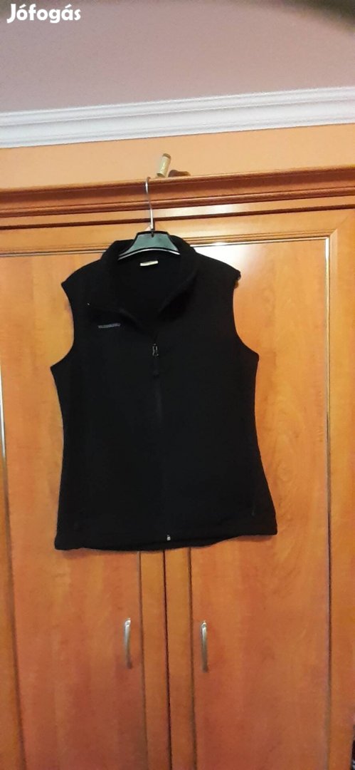 38-as női túramellény