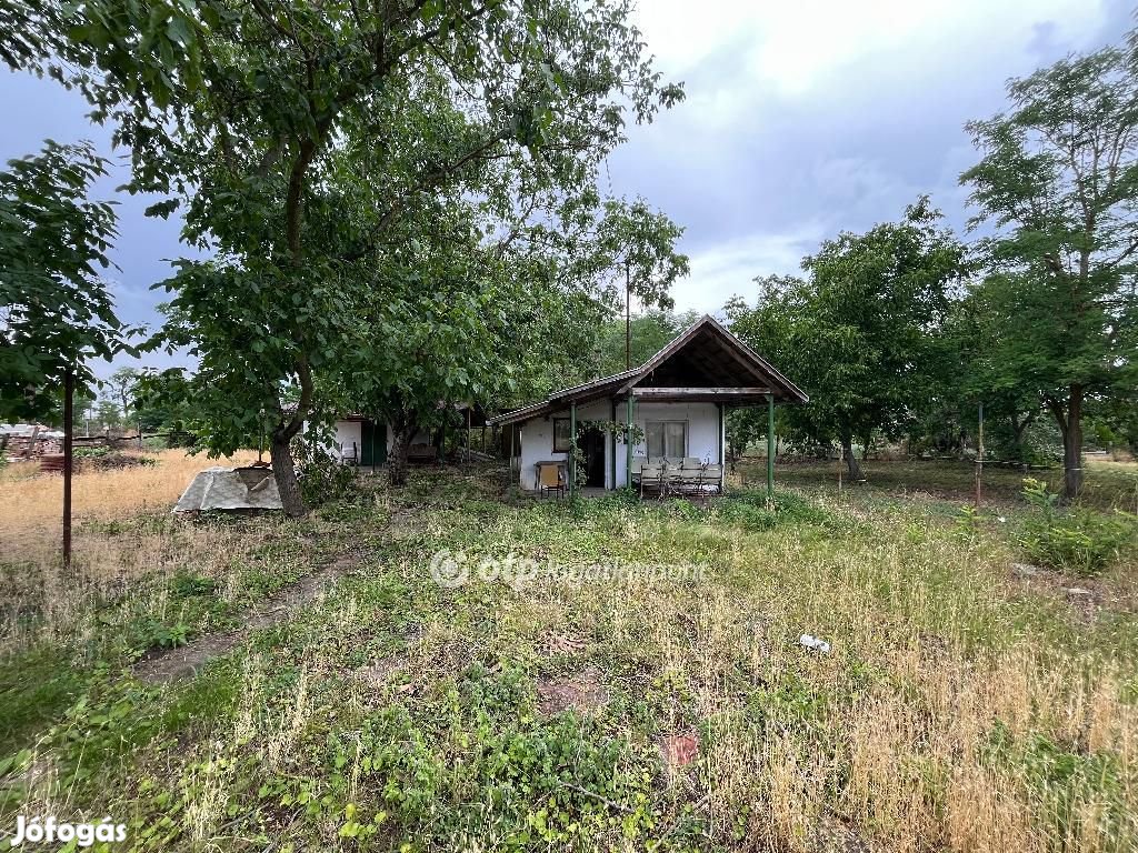 3900 nm-es telek eladó Bakonszeg