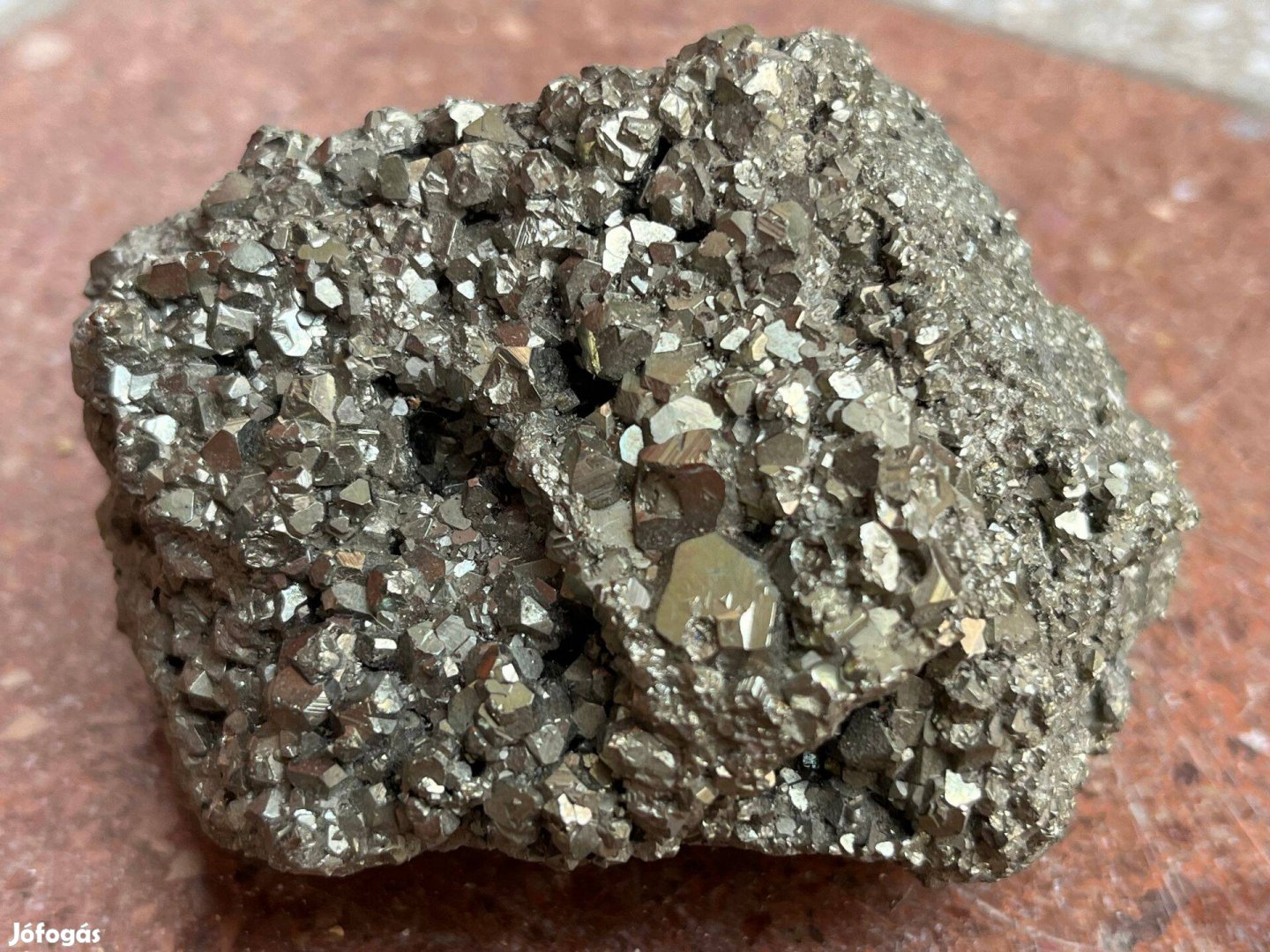 393 gramm Pirit tömb