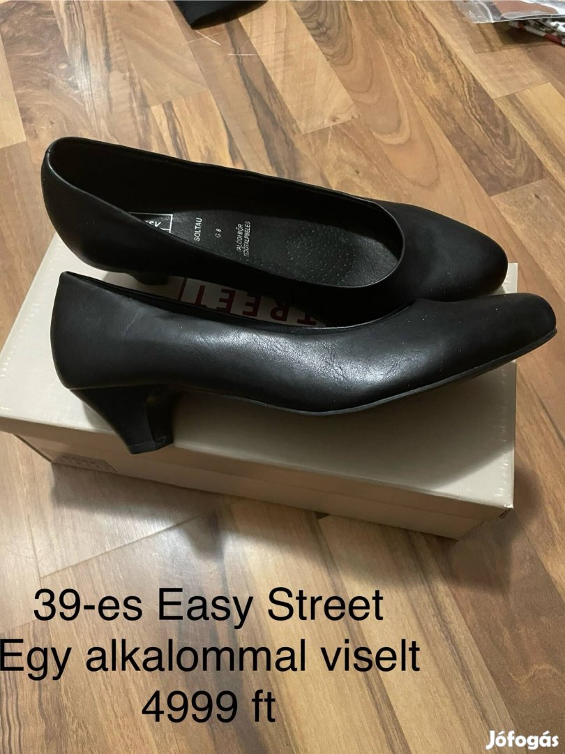 39-es Easy Street cipő