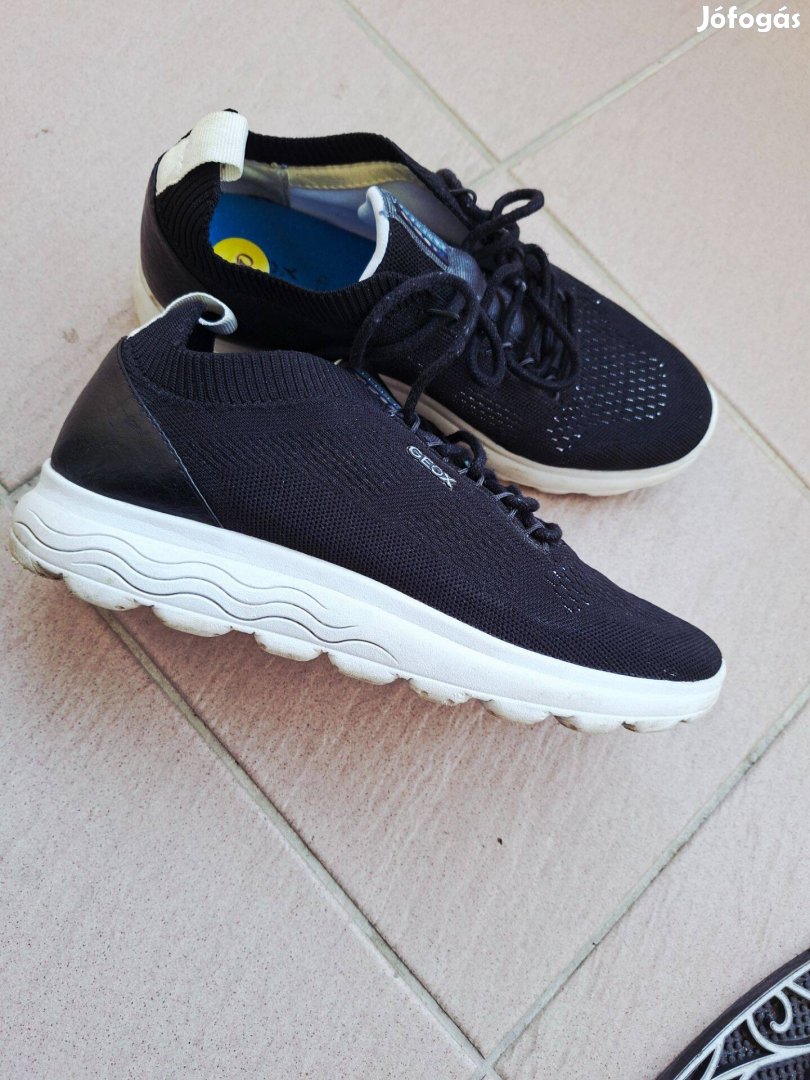 39-es Geox lélegzős női sportcipő