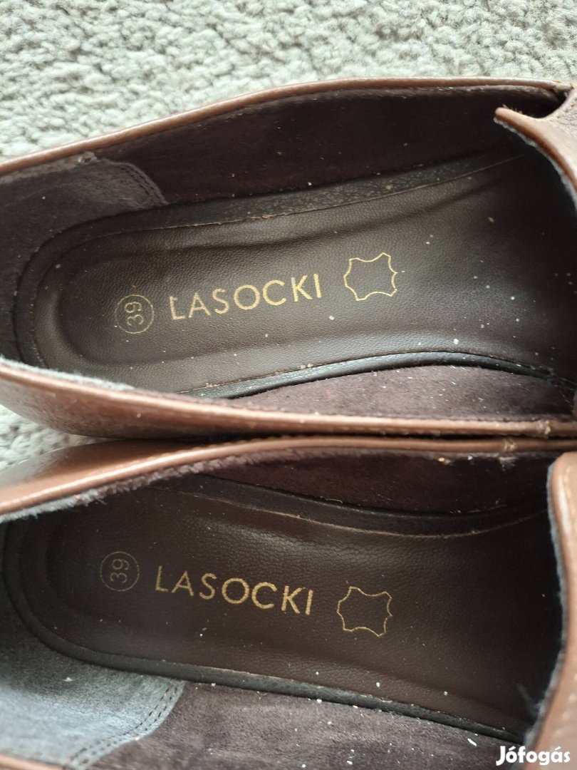 39 és Lasoczki belebújós bőrcipő