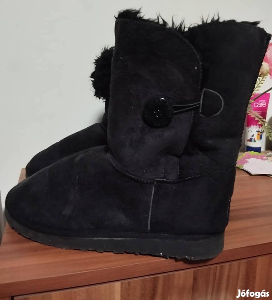 39-es Ugg Australia bélelt fekete csizma eladó