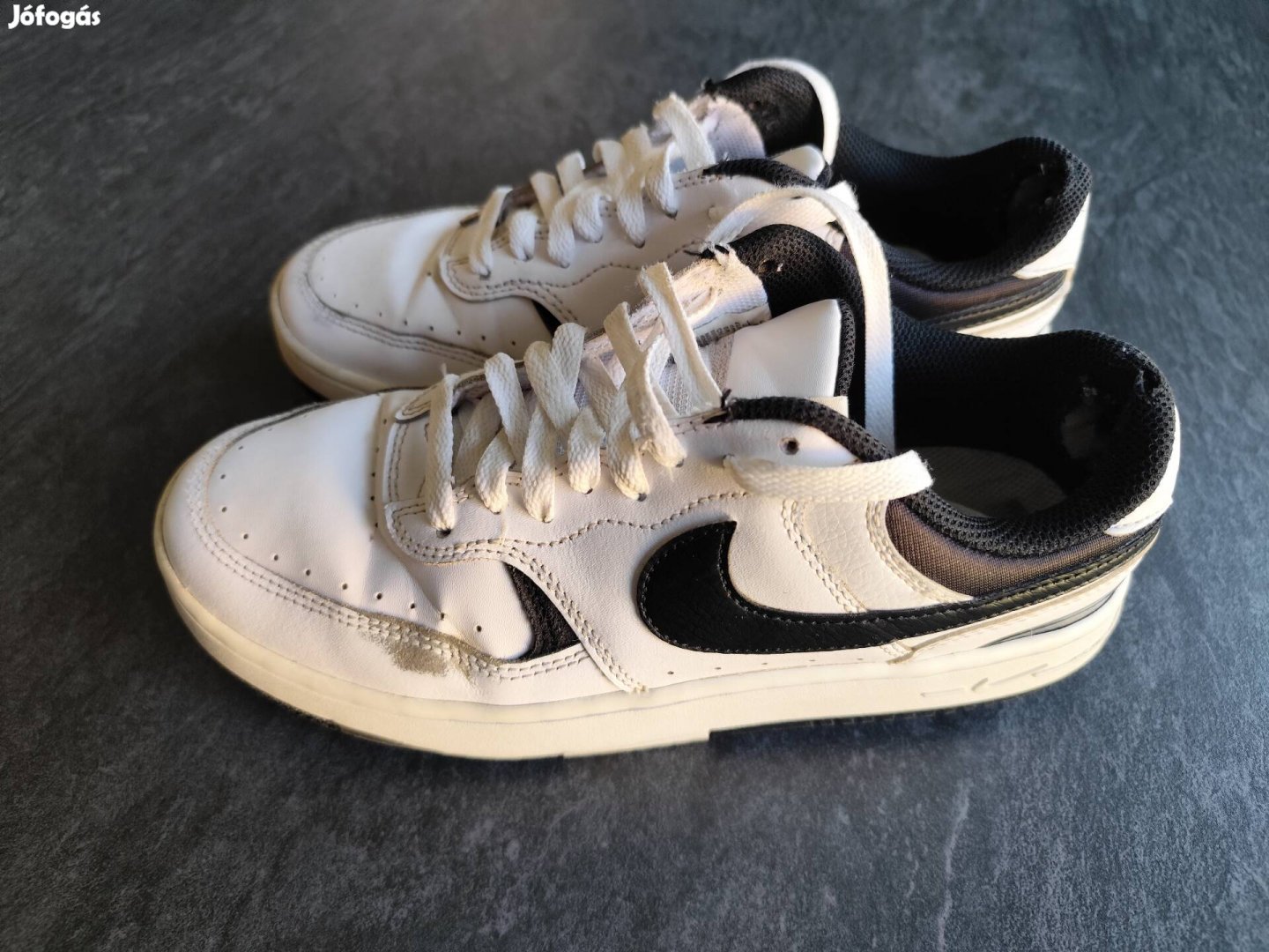 39-es használt Nike Dunk Low cipő