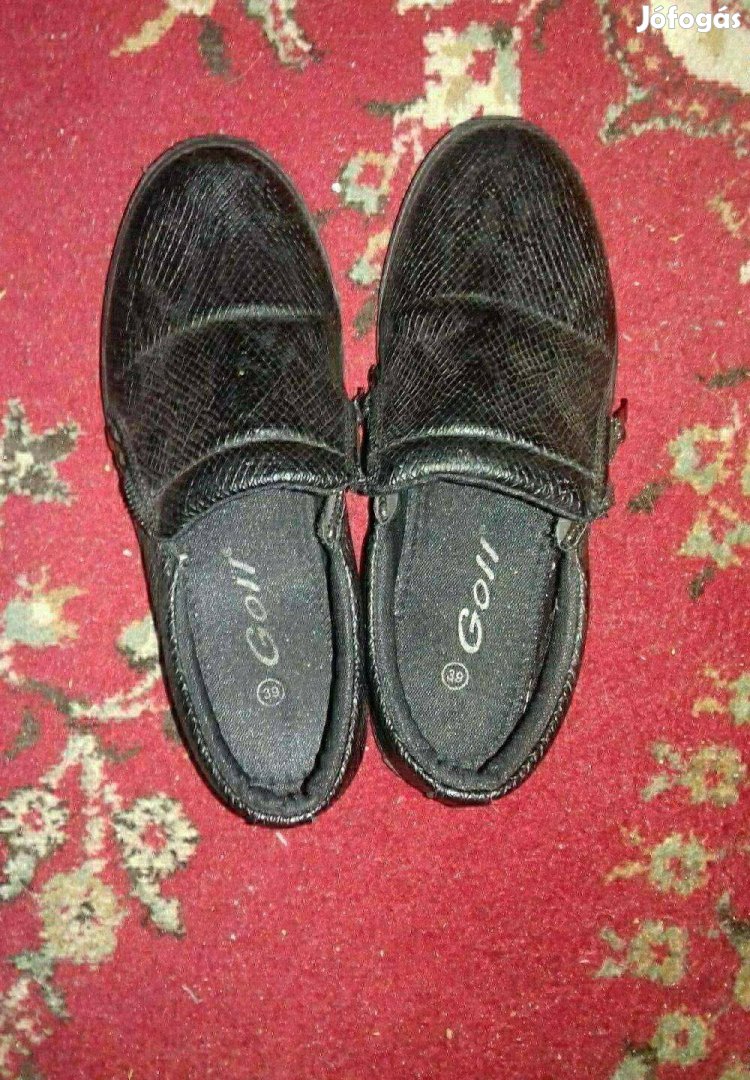 39-es párszor viselt, kényelmes tavaszi mokaszin olcsón