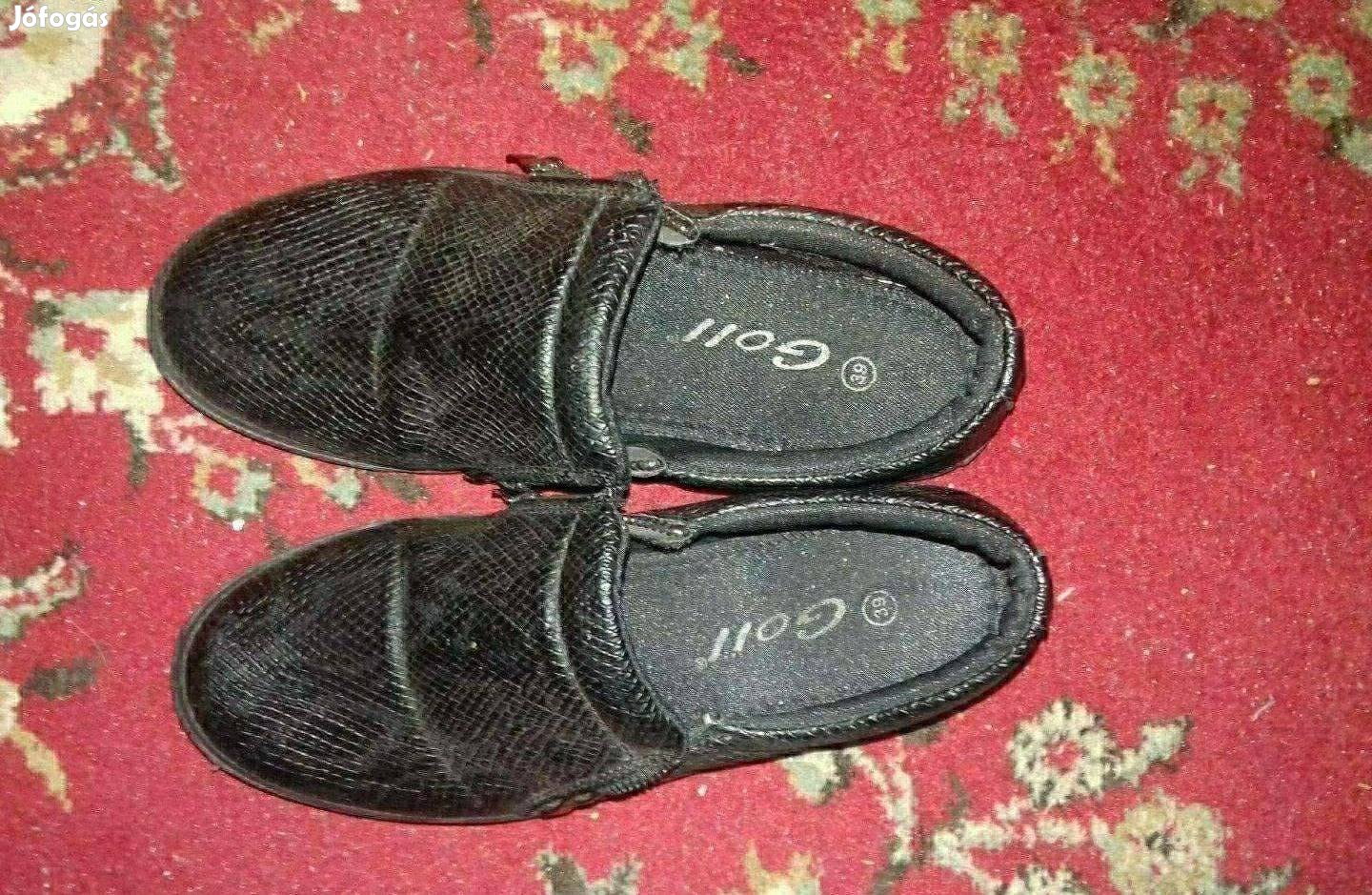 39-es újszerű, divatos átmeneti mokaszin Olcsón!