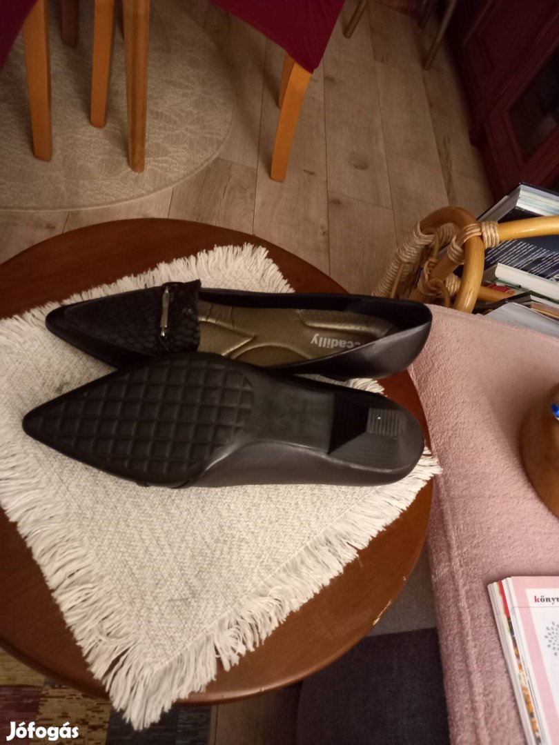 39 fekete bőr cipő