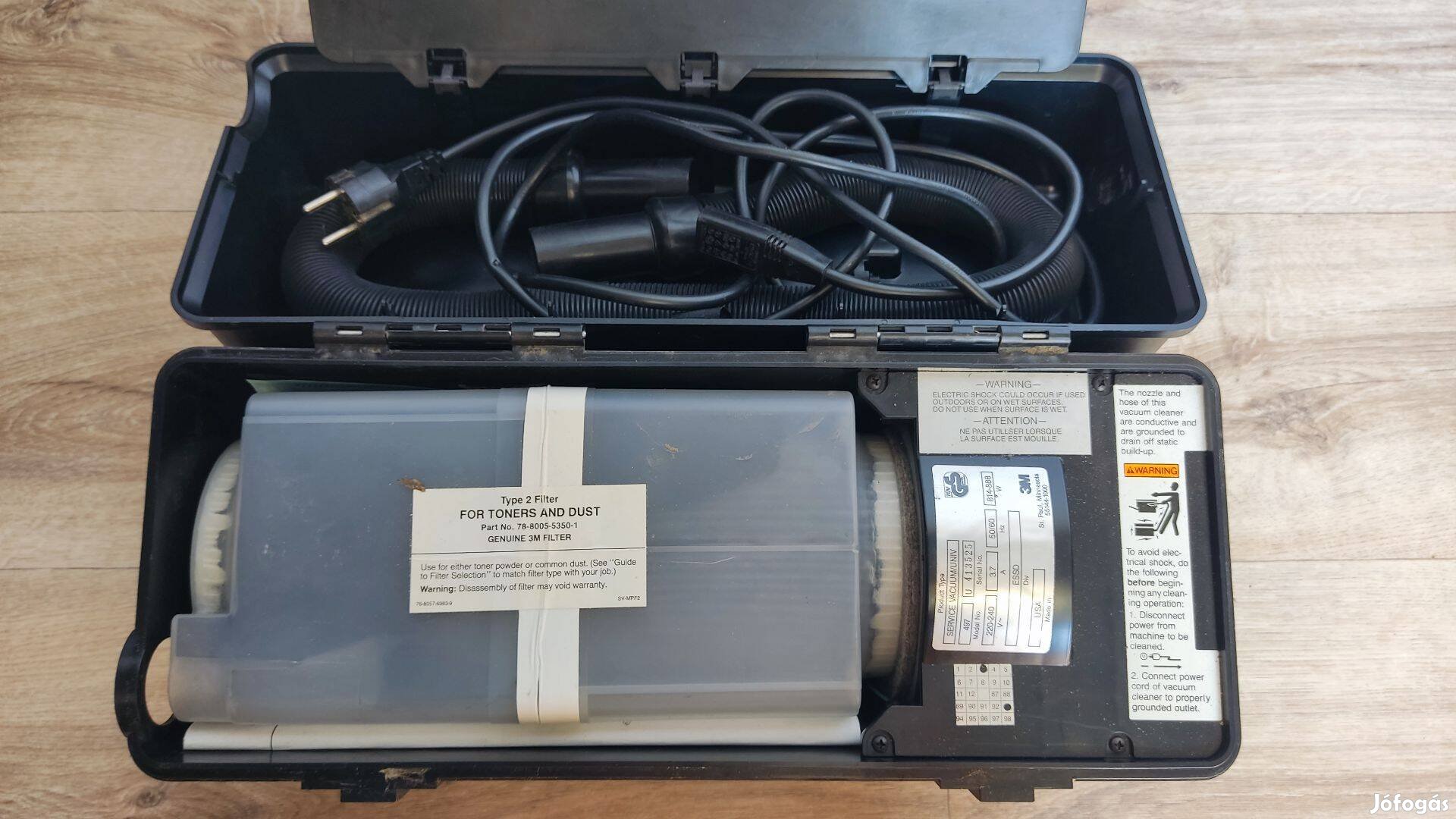 3M Model 497 elektronikus szervizporszívó
