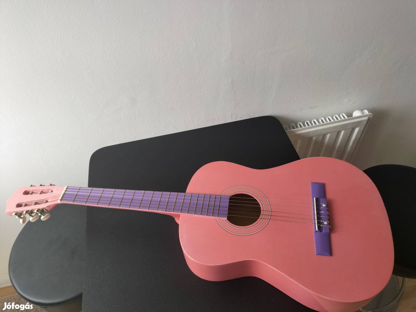 3/4-es Rózsaszín M gitár eladó