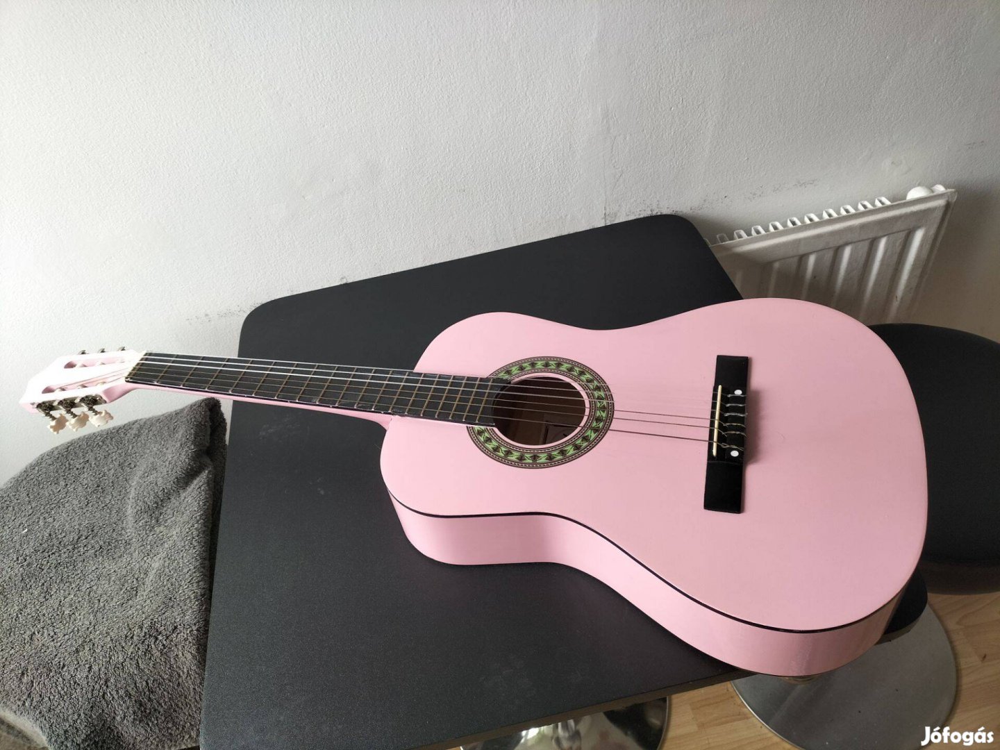 3/4 rózsaszín Herald gitár eladó