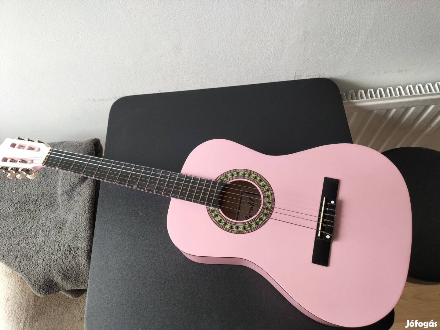 3/4 rózsaszín Herald gitár eladó