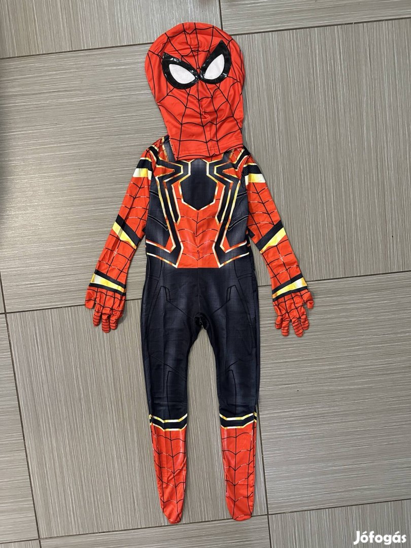 3-5 év 104-110 Pókember jelmez