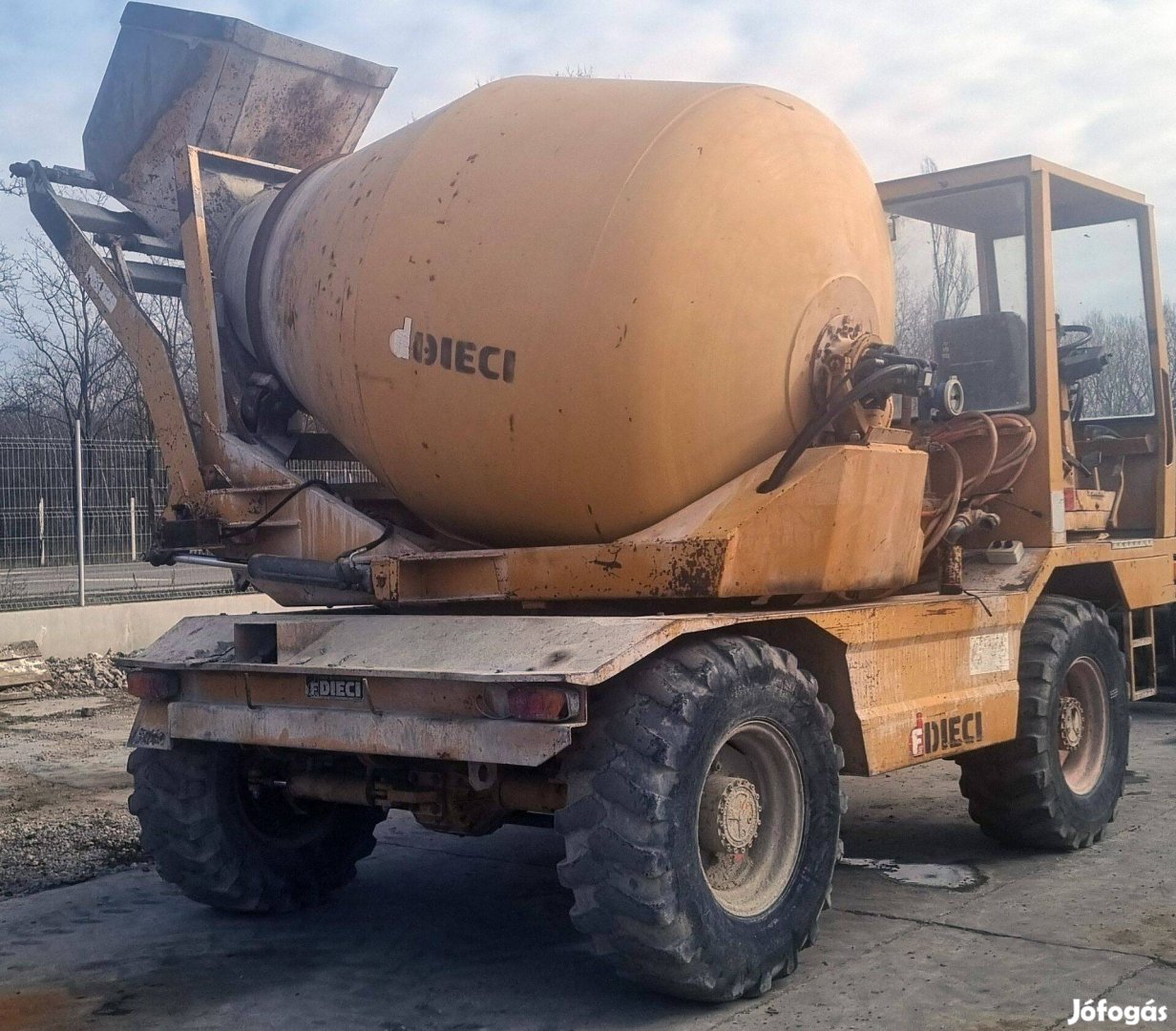 3,5 m3-es önjáró betonmixer Dieci L4700 4x4