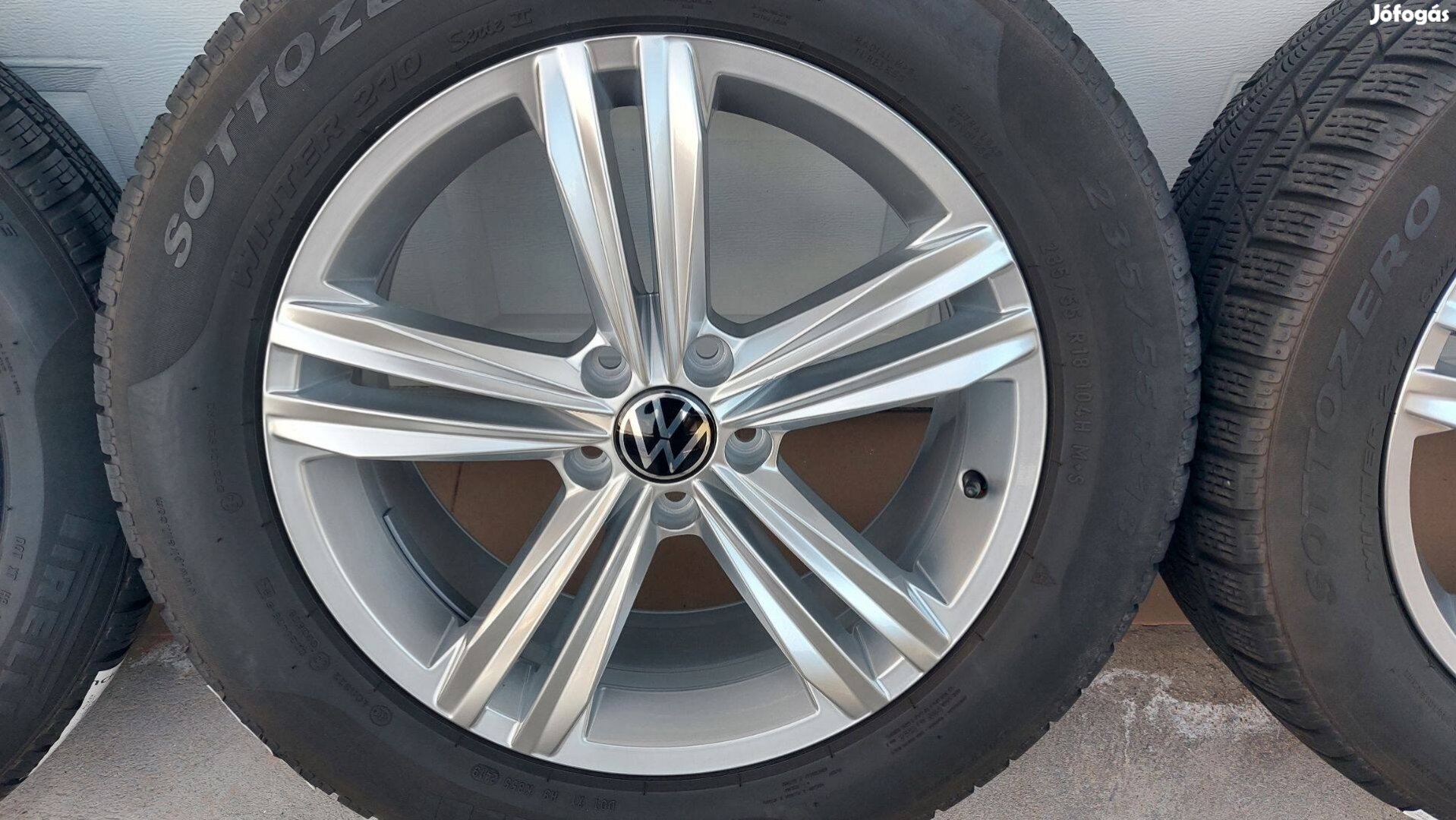 3,Gyári, VW Tiguán II 5NA Sebring 18" alufelni,Téligumi űűű