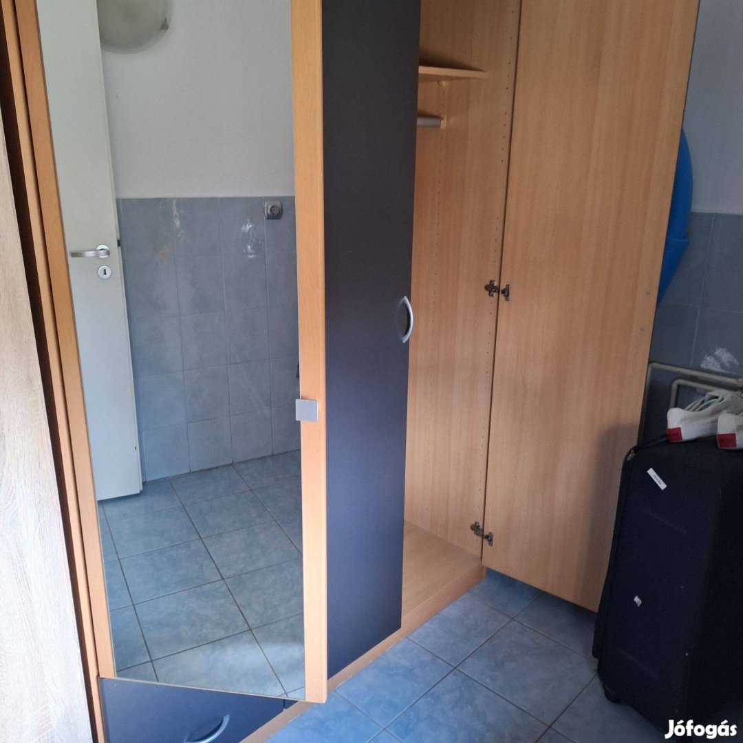 3 ajtos gardrobszekrénx + 2 fiok