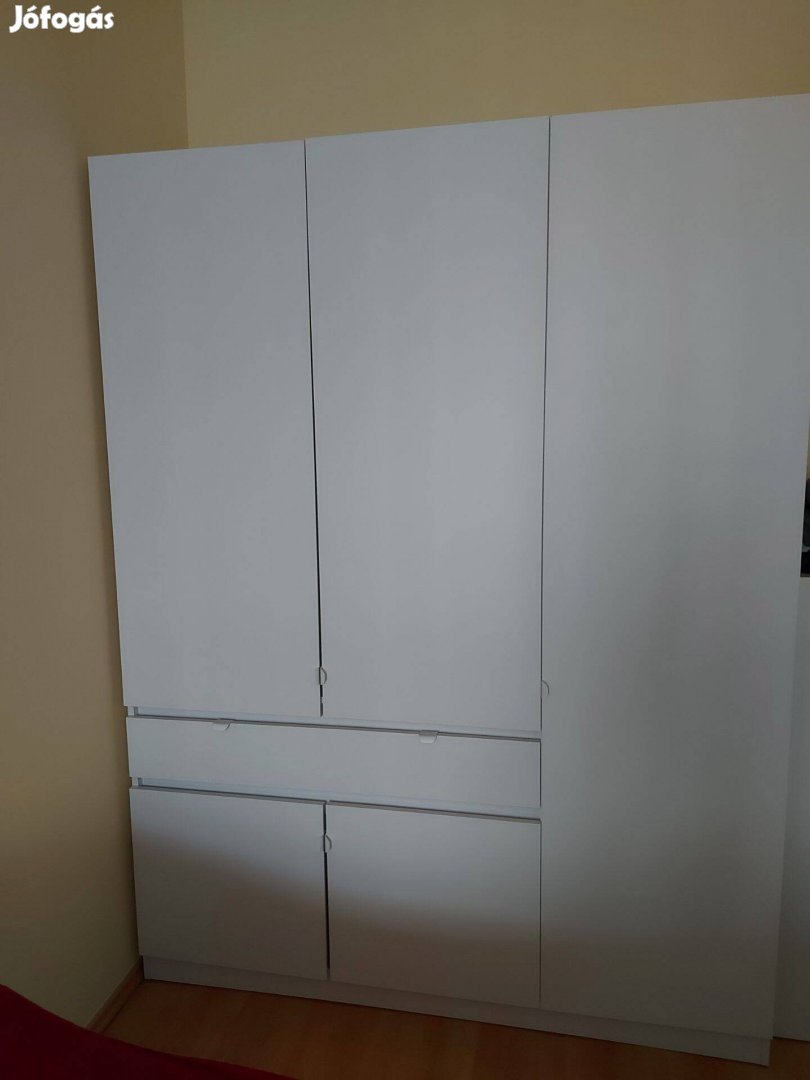 3 ajtós ruhásszekrény