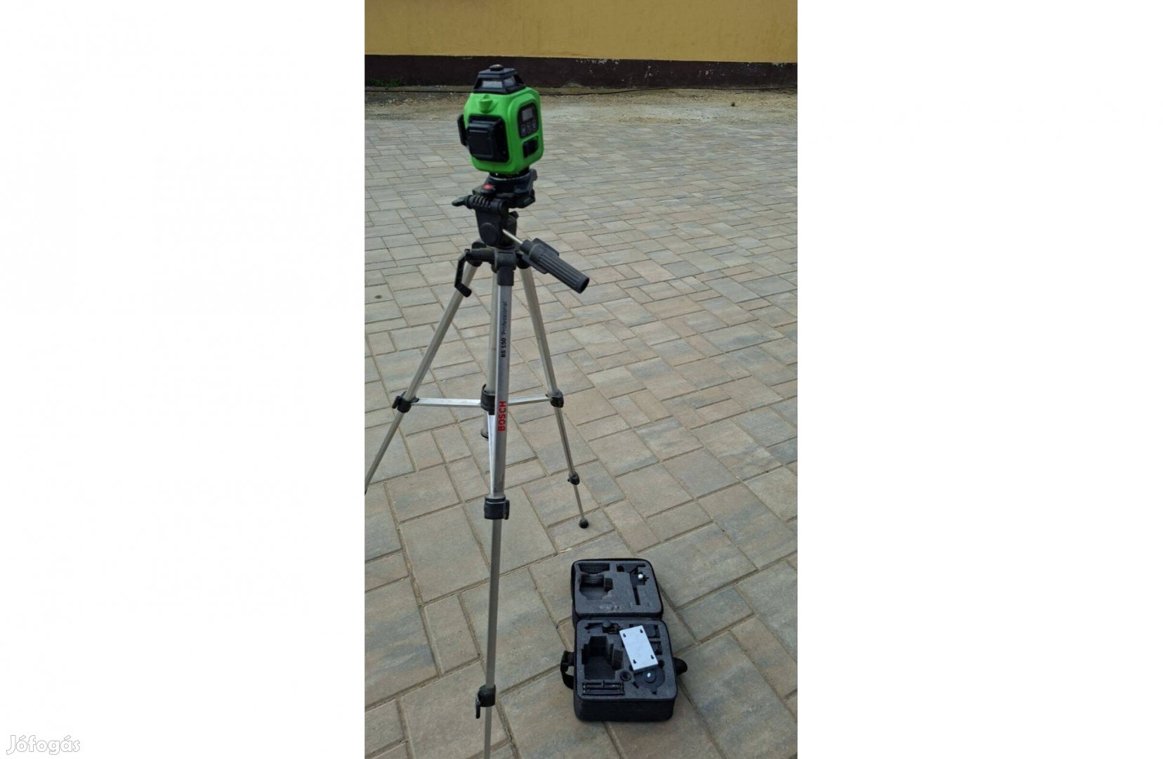 3 állású zöld fénnyel vonal lézer Bosch állvánnyal