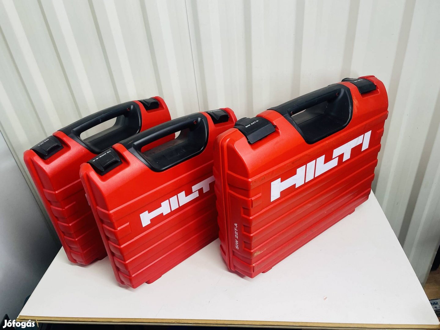 3 darab Hilti géptároló Péternek