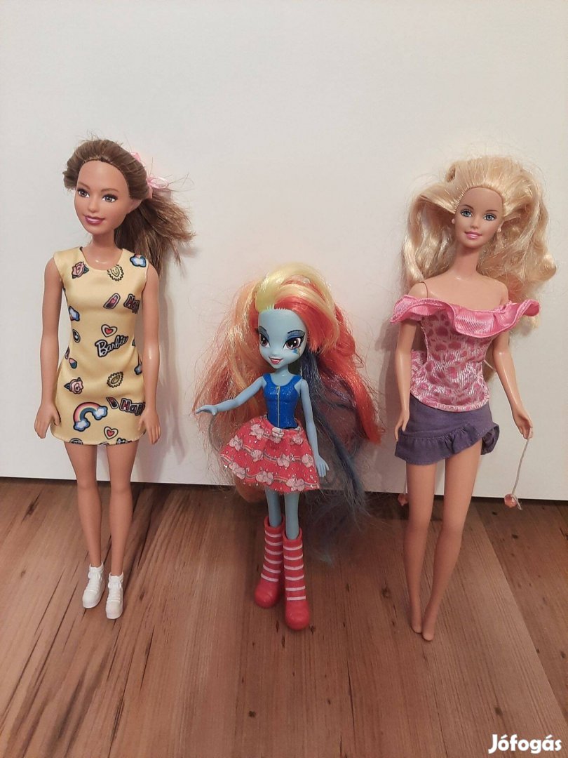 3 darabos Barbie baba szett, ruhával együtt