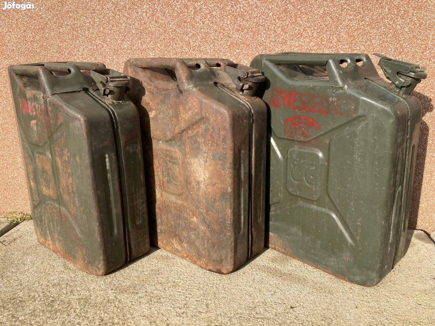3 db 20 l-es üzemanyagkanna / marmonkanna / benzinkanna