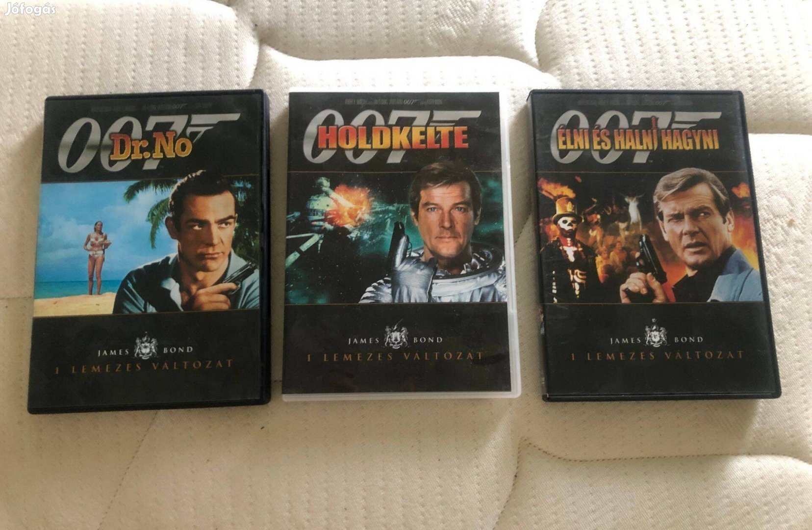 3 db James Bond DVD